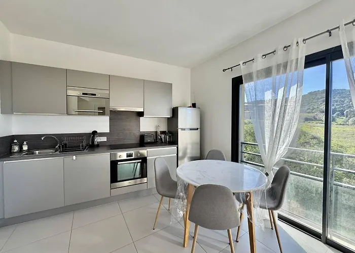 Apartment T2 A 200m Des Plages *